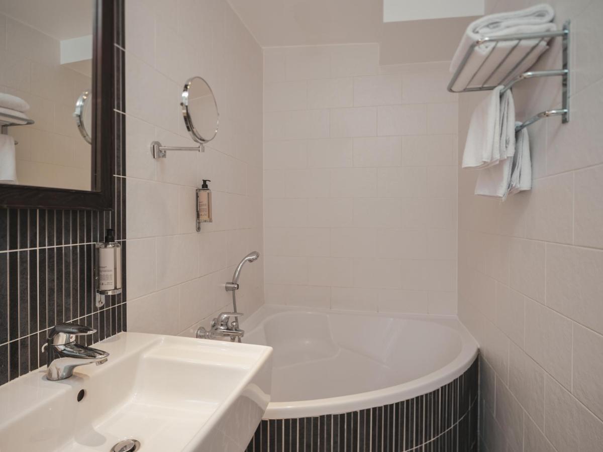 Hotel Brittany Paris Dış mekan fotoğraf